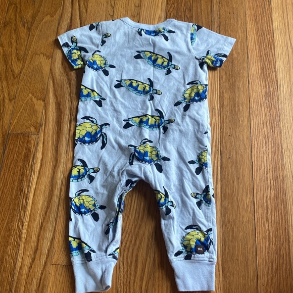 Tea Collection Turtle Romper - Picture 5 of 5
